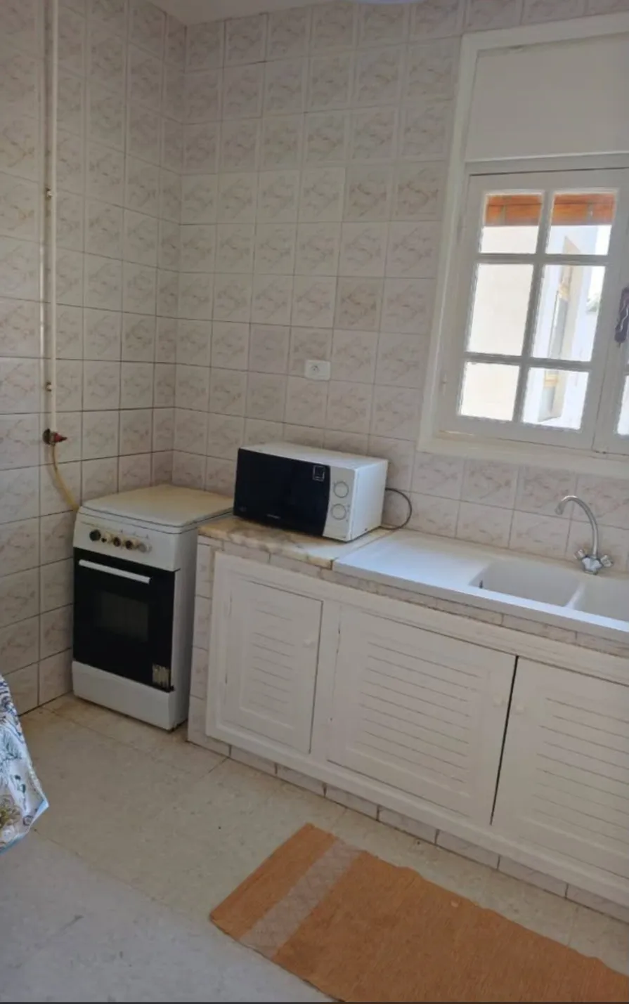 Location S3 vide à Ennasr 1