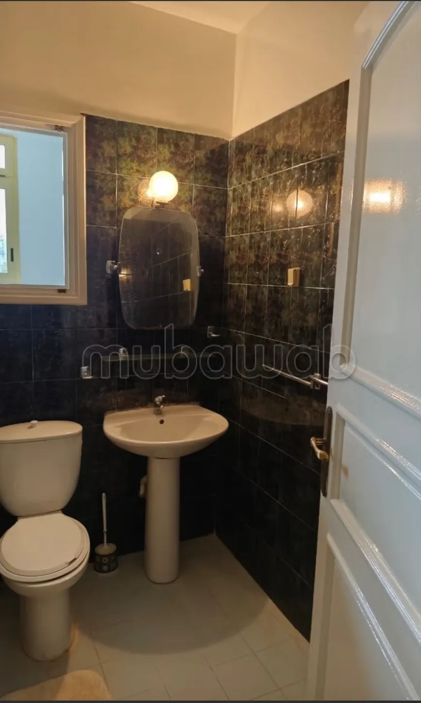 Location S3 vide à Ennasr 1