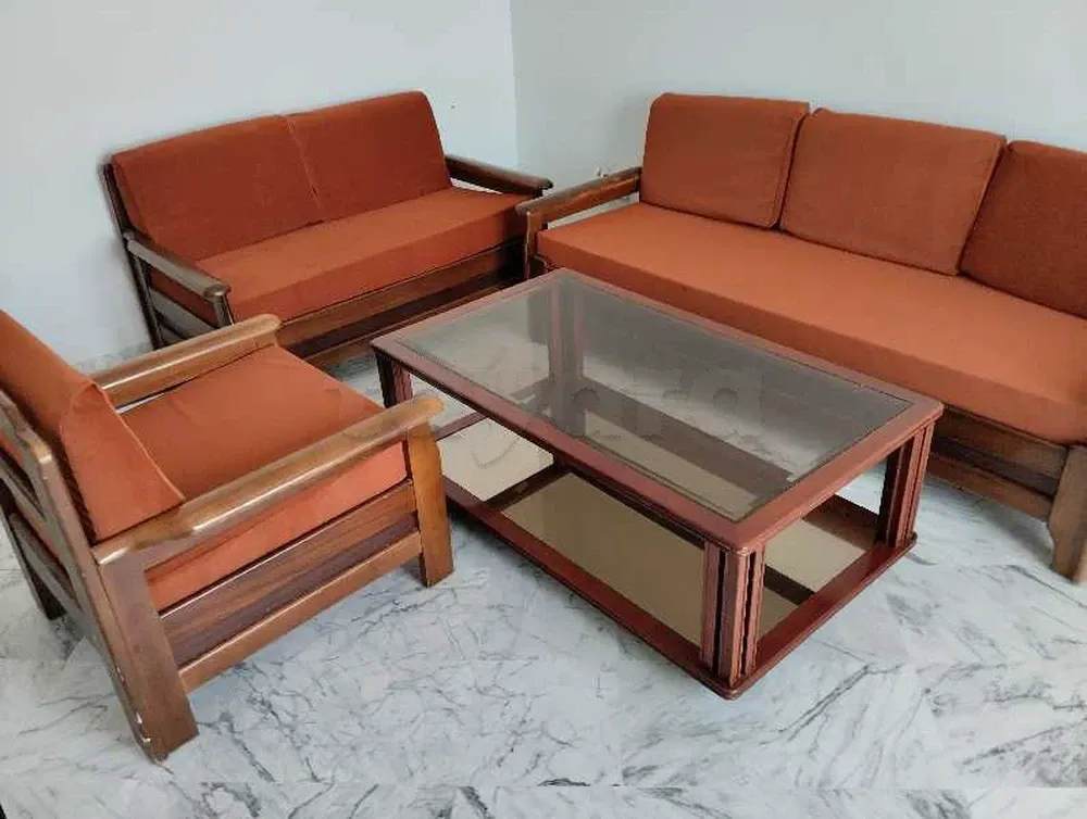 un appartement s+1 richement meublé a louer situé a ennacer 2 a coté zen