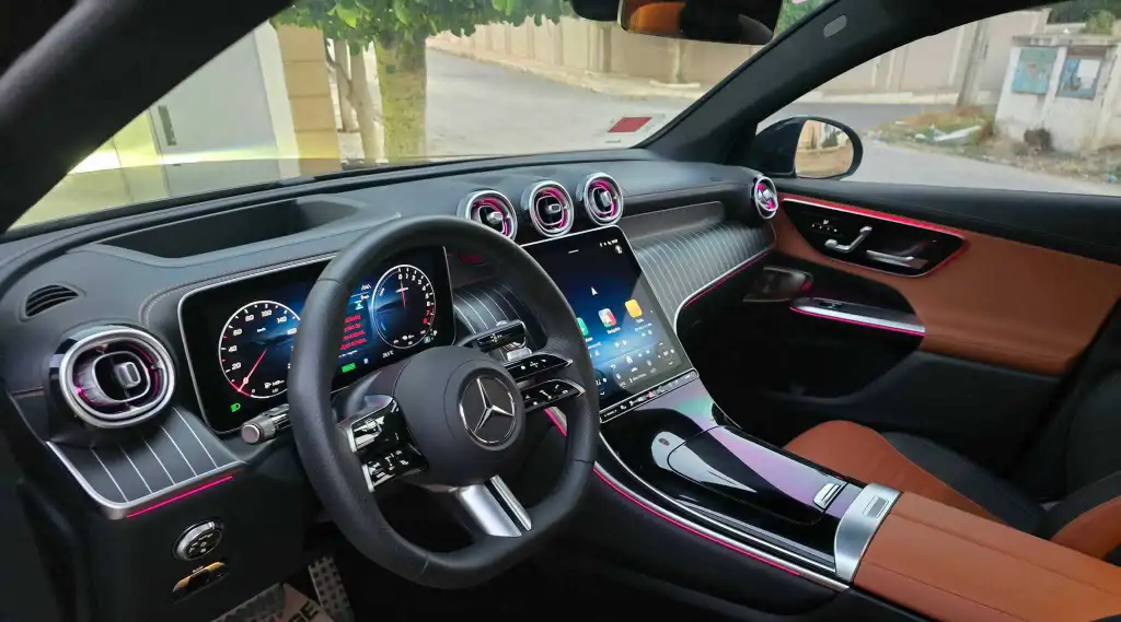 Mercedesđ©đȘGLC300e 2025 8000km 4maticâïž
đ on accepte l Ă©change des voitures