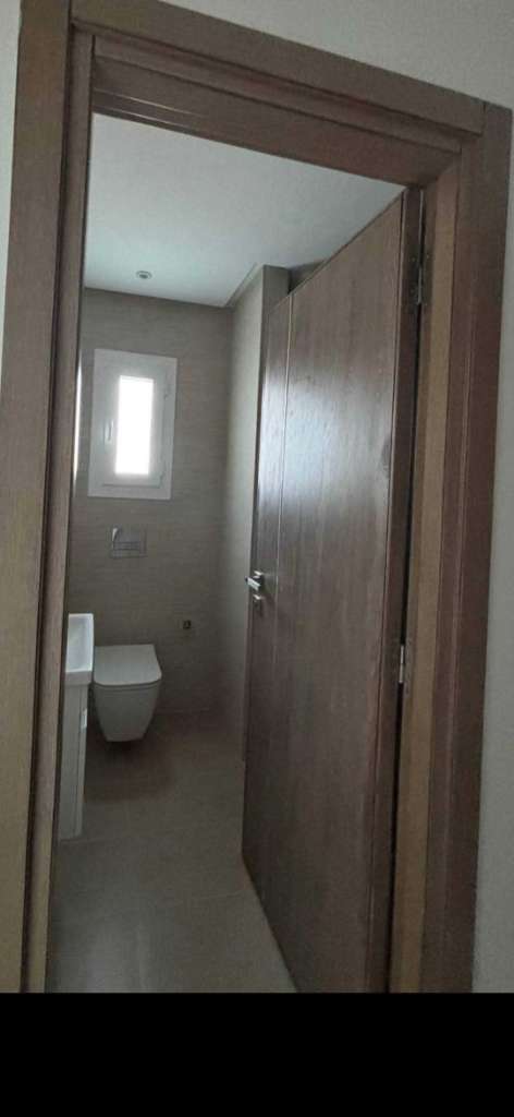 À Vendre | Superbe Appartement S+2 pied dans l’eau à Chatt Meriem