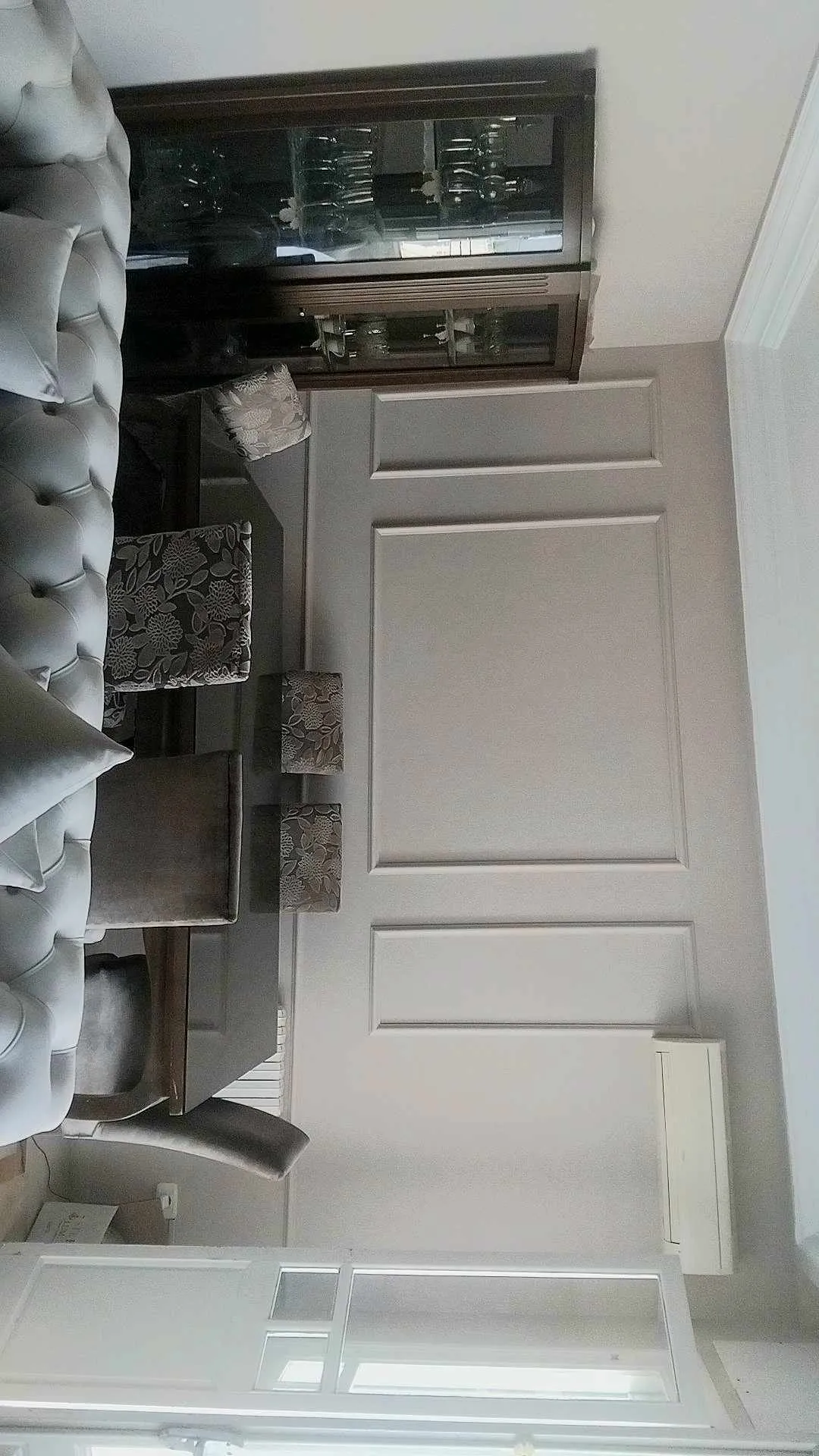 salle a mange  6 place avec argentiere 
