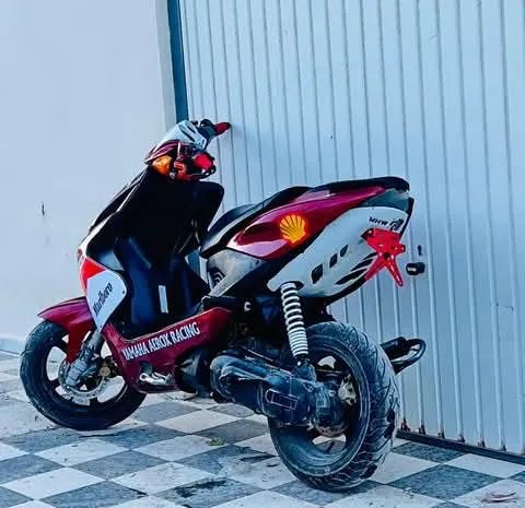 Yamaha mbk nitro 80cc modèle 2012