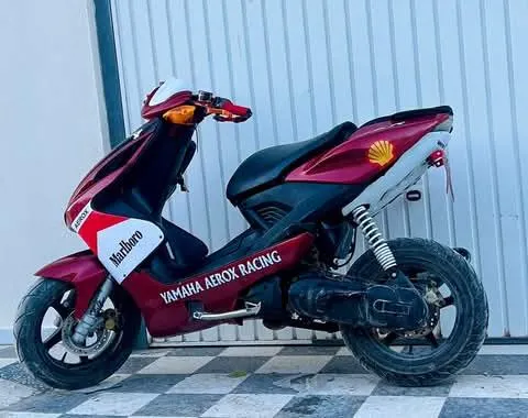 Yamaha mbk nitro 80cc modèle 2012