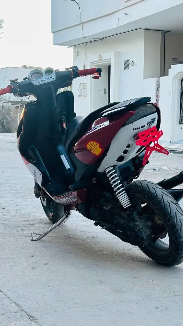 Yamaha mbk nitro 80cc modèle 2012