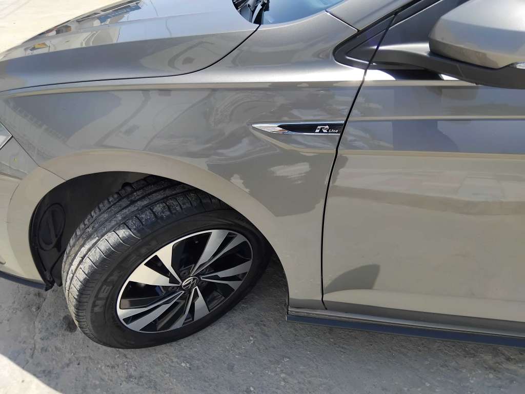 Polo 8 r line 2021