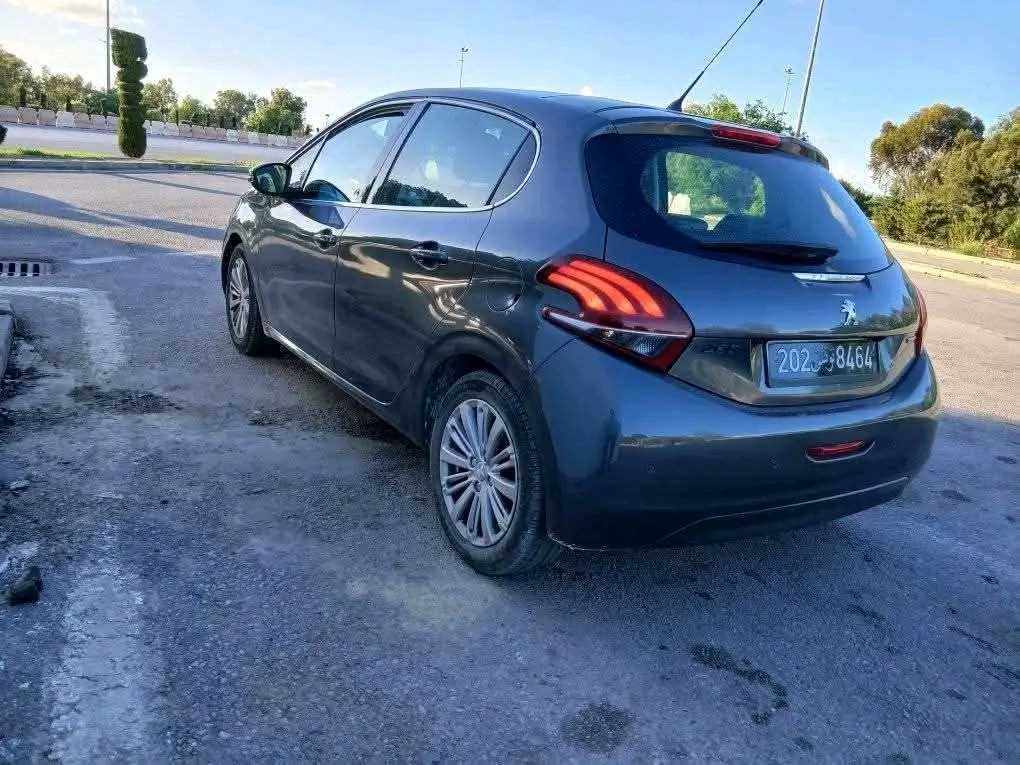 PEUGEOT 208 ACTIVE PLUS TRÈS PROPRE