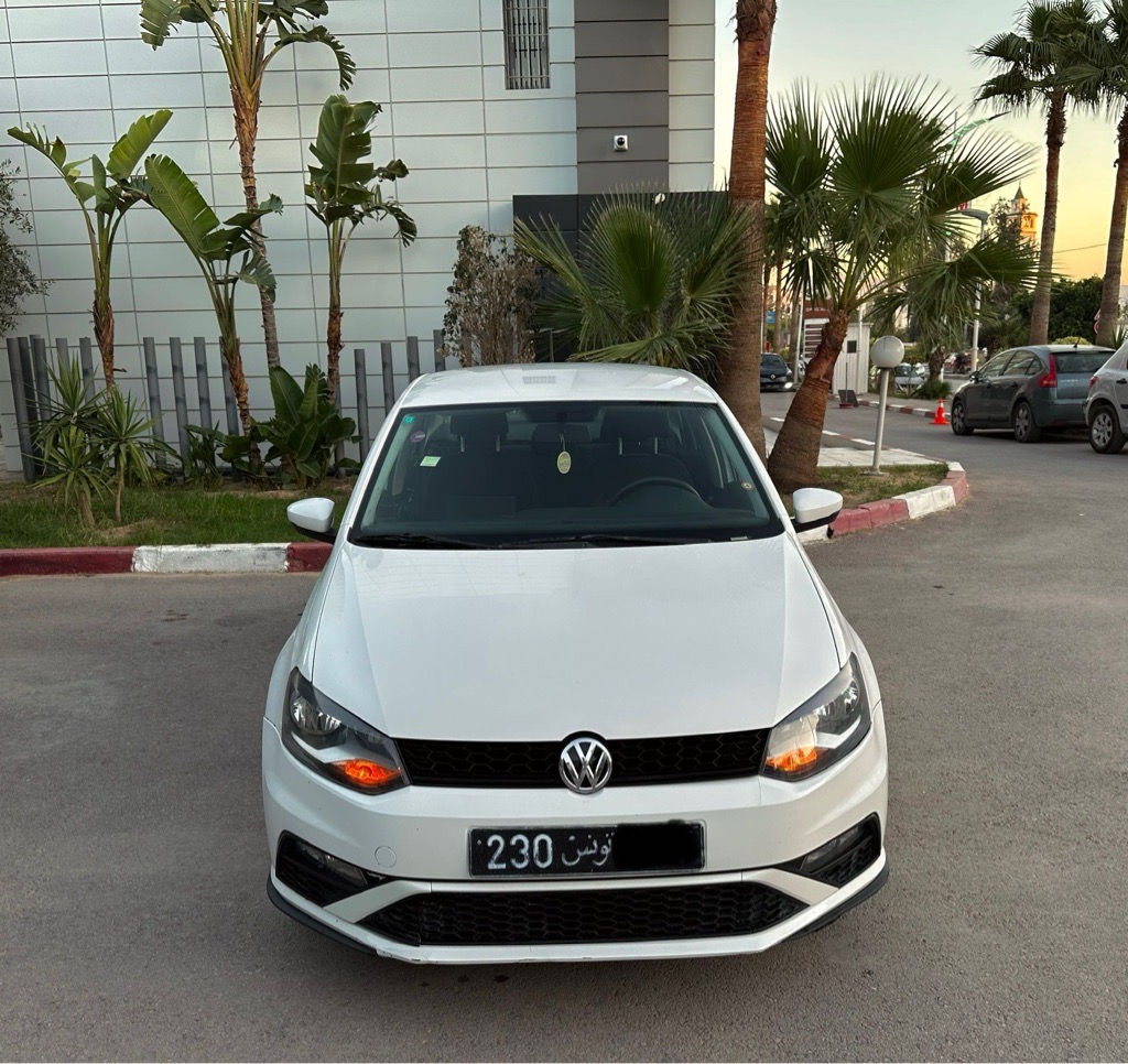 VOLKSWAGEN POLO SEDAN 81 milles km