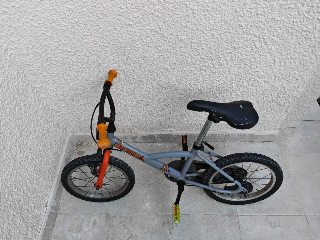 À vendre velo 16 pouces comme neuf soum forsa