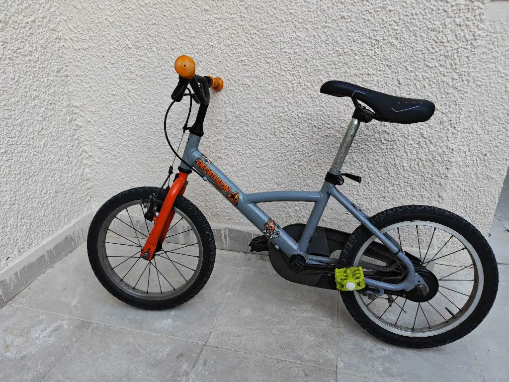 À vendre velo 16 pouces comme neuf soum forsa