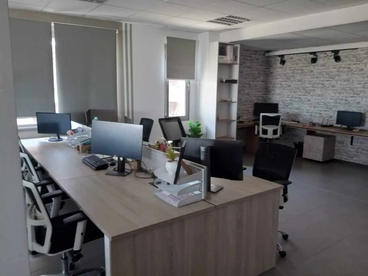 Super bureau 286 m² au lac 3 kram