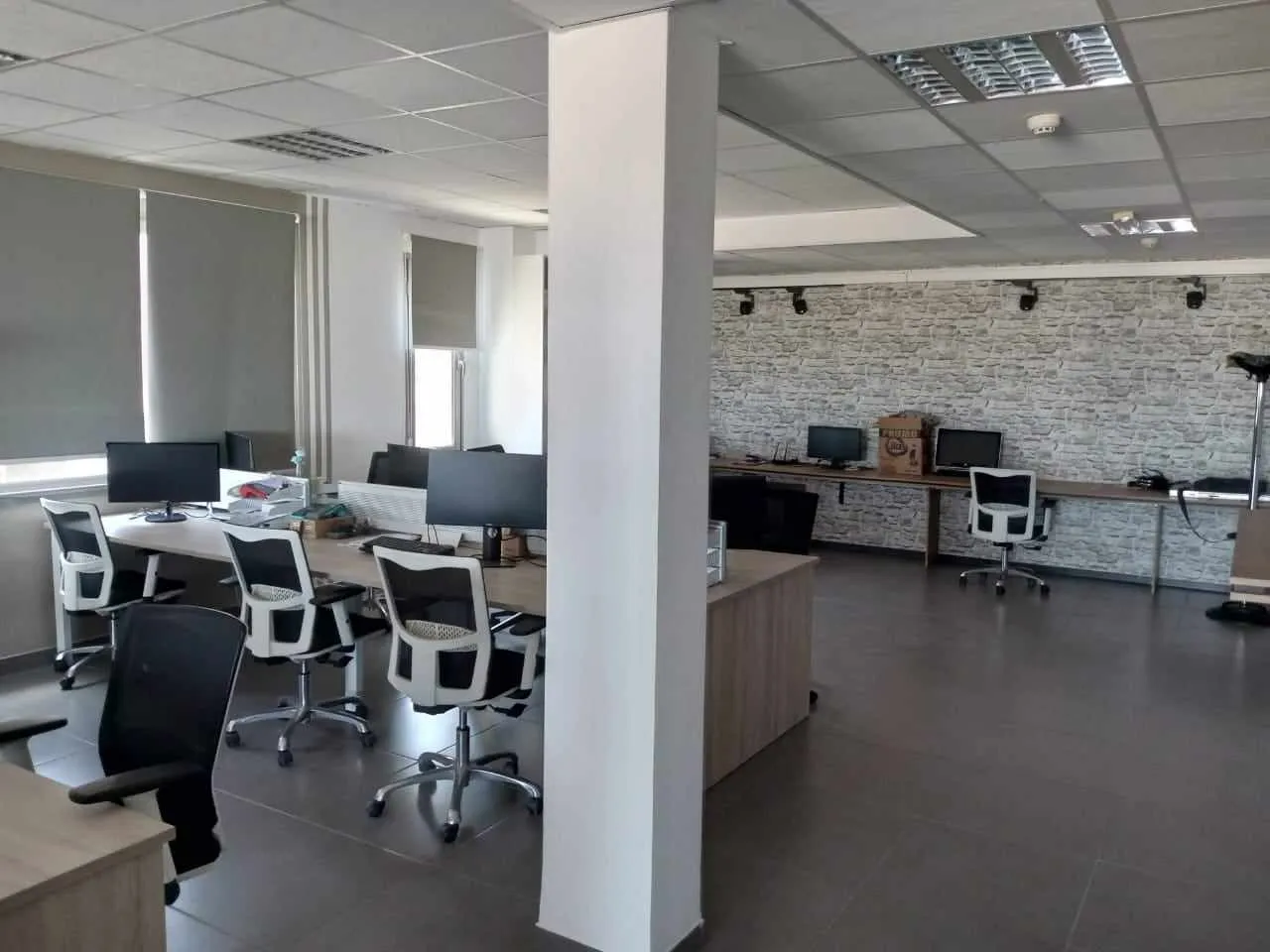Super bureau 286 m² au lac 3 kram