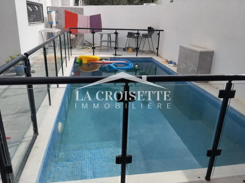 Villa S+3 avec piscine à louer à la Soukra ZVL0045