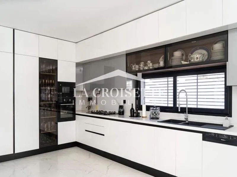 Villa S+3 avec piscine à louer à la Soukra ZVL0045