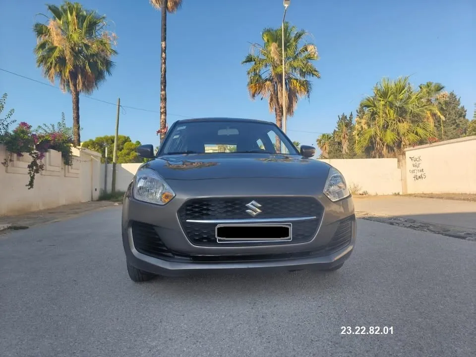suzuki swift 4 cylindres BVM premiere main 23228201