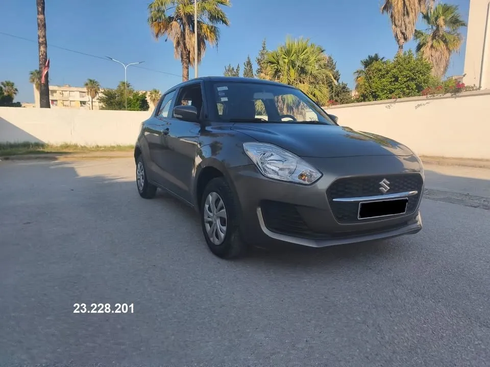 suzuki swift 4 cylindres BVM premiere main 23228201