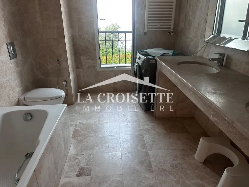 Triplex S+5 avec jardin à La Marsa MTRL0118