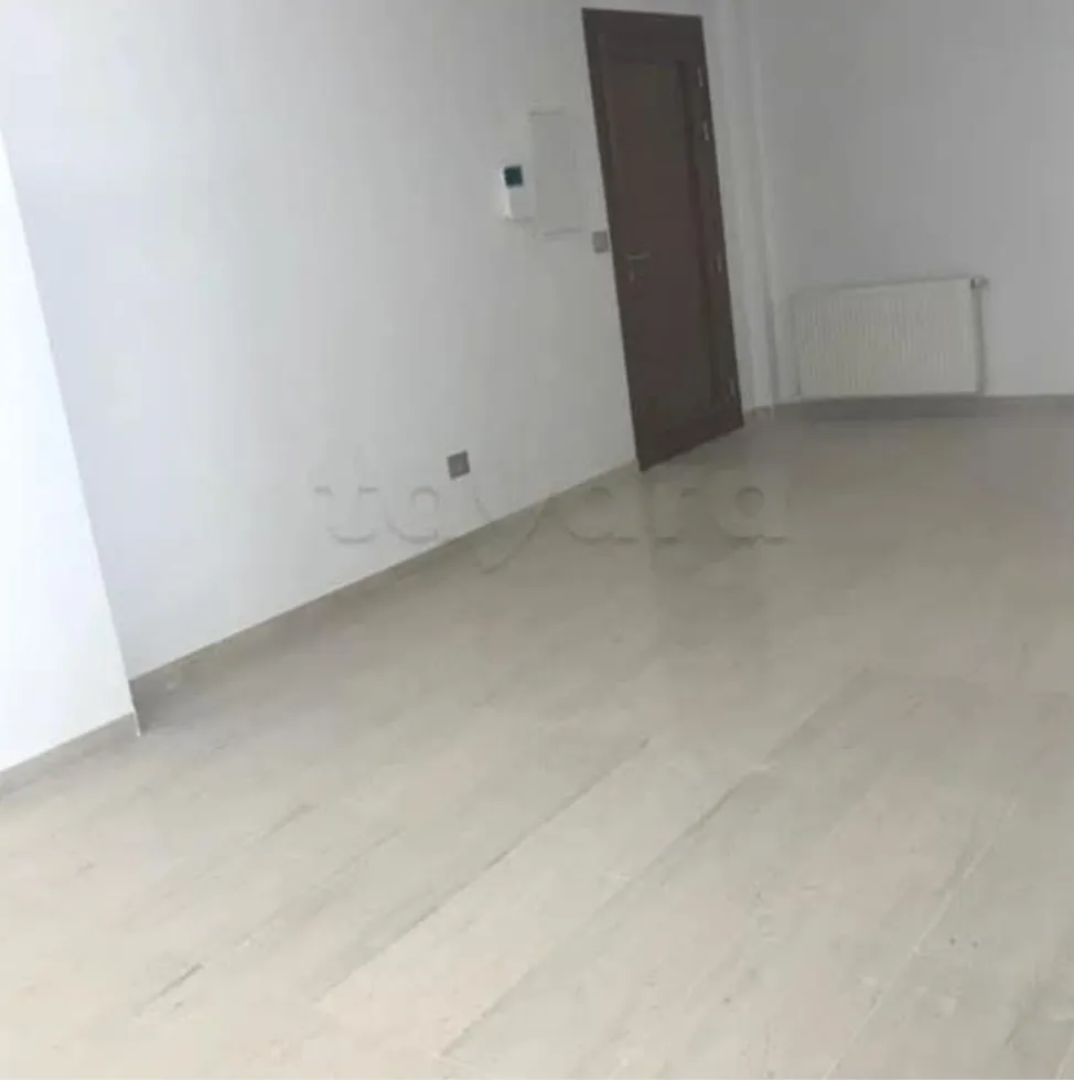 Location S3 vide à L'aouina