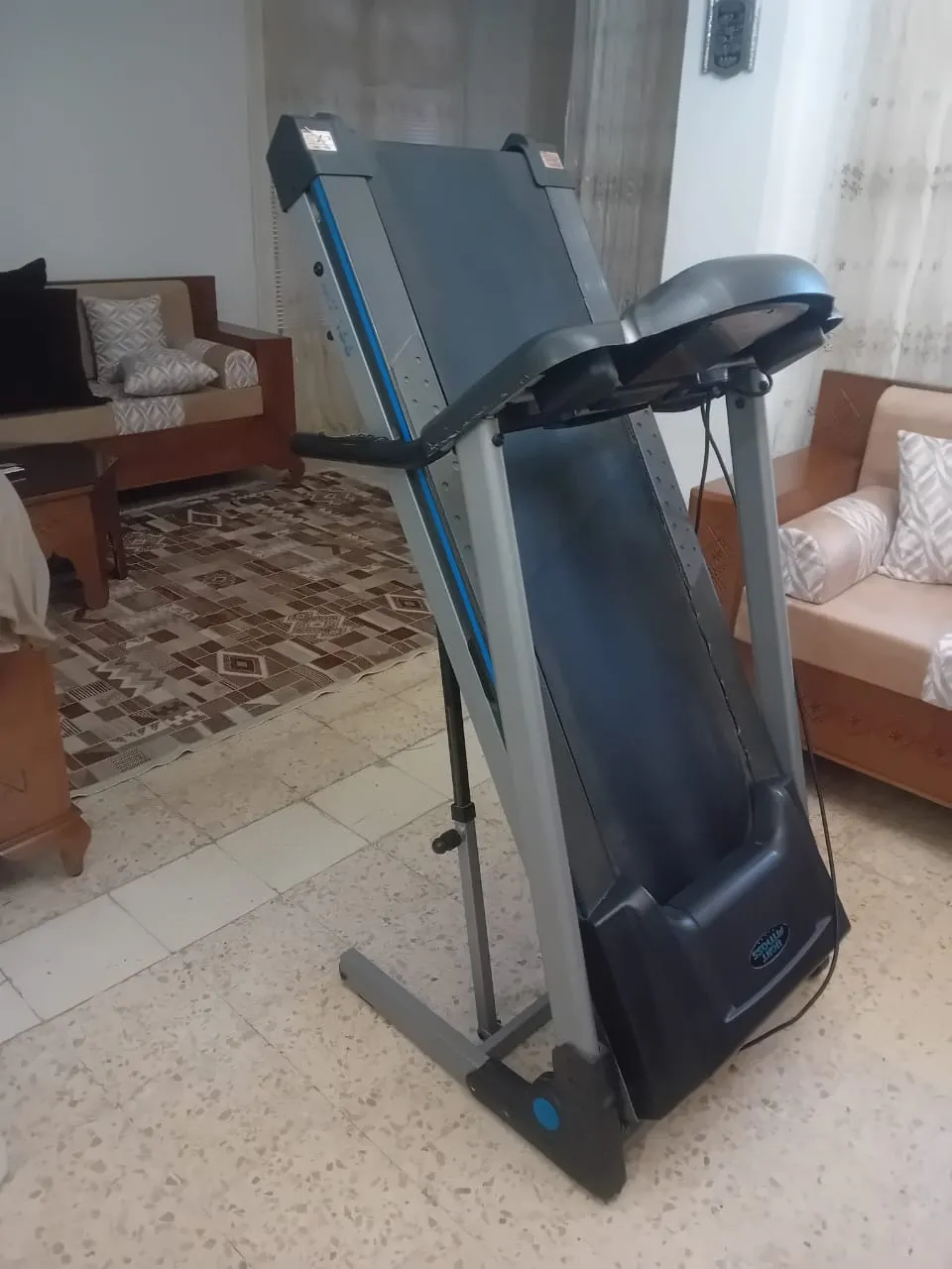Prix 500 D اي معلومة اتصل ب صادق الماجري Téléphone : 96232054