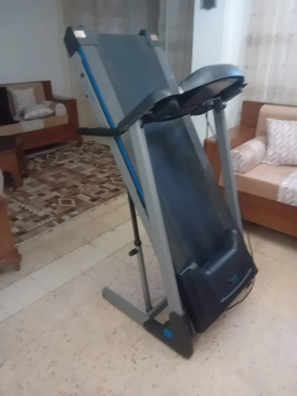 Prix 500 D اي معلومة اتصل ب صادق الماجري Téléphone : 96232054