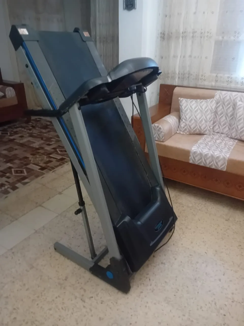 Prix 500 D اي معلومة اتصل ب صادق الماجري Téléphone : 96232054
