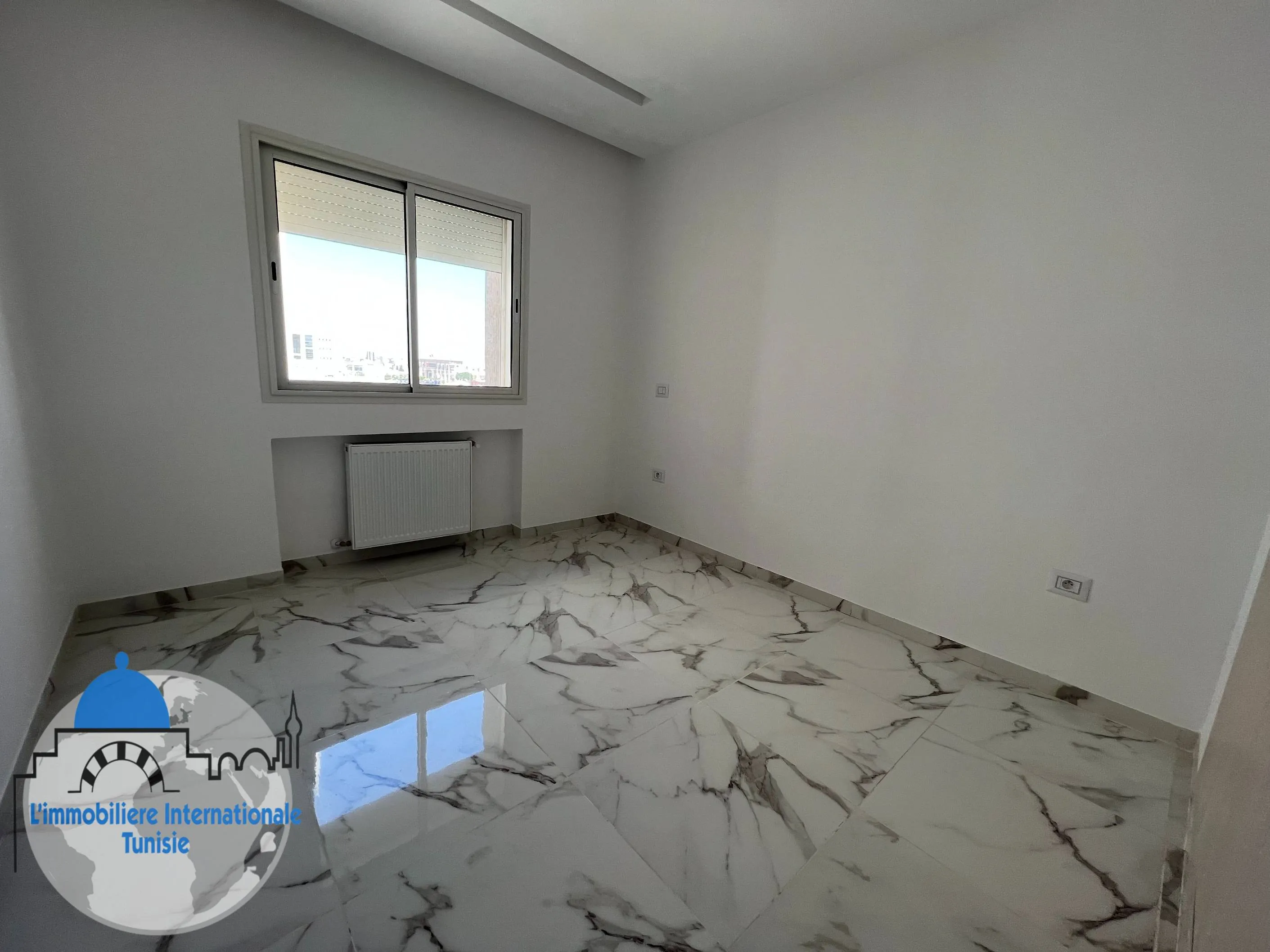 A vendre un appartement S+3 d'une superficie de 140 m²  à Sahloul 4 Sousse