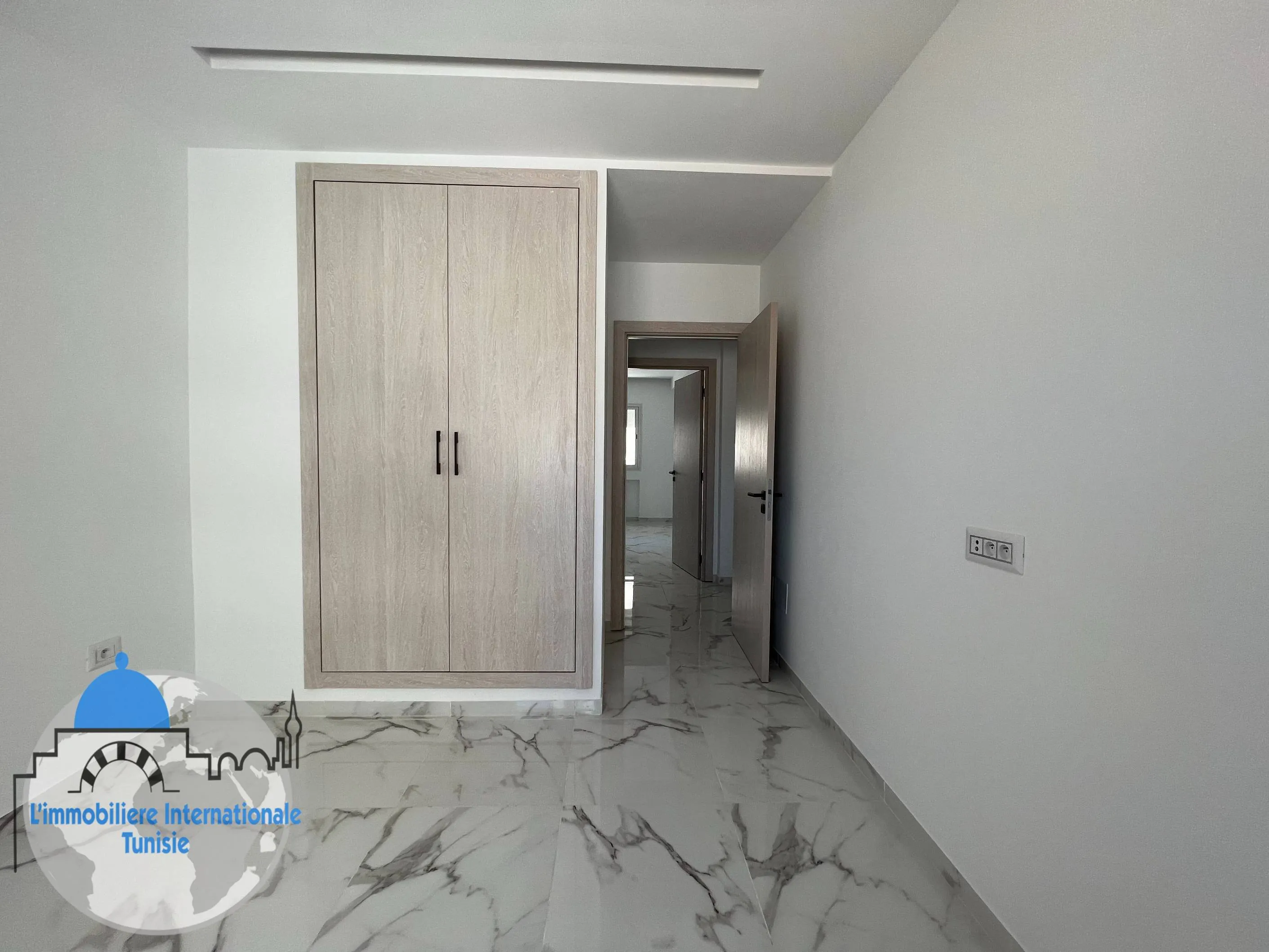 A vendre un appartement S+3 d'une superficie de 140 m²  à Sahloul 4 Sousse