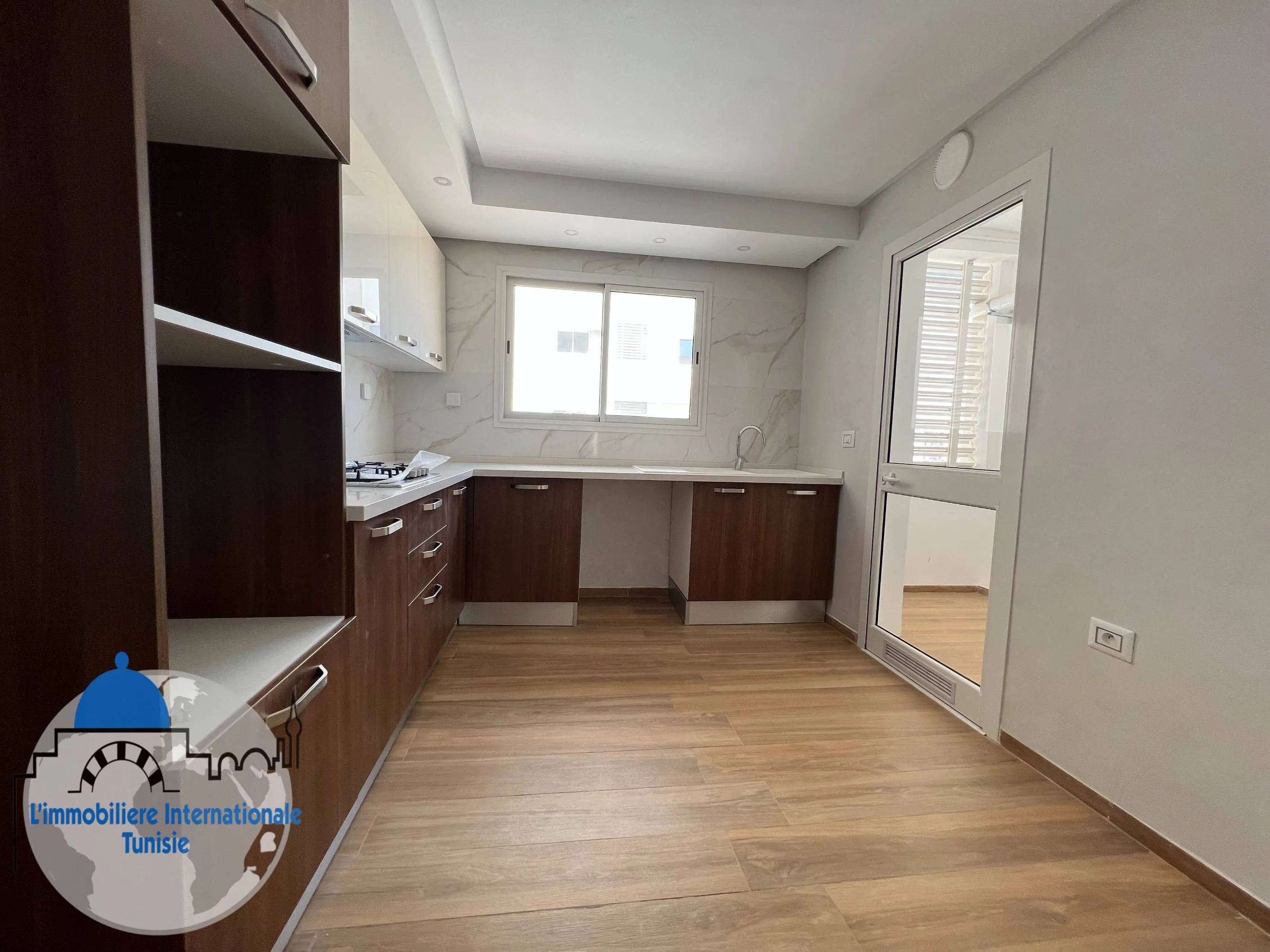 A vendre un appartement S+3 d'une superficie de 140 m²  à Sahloul 4 Sousse