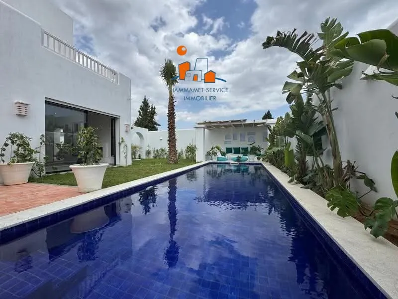 A vendre une villa de charme avec piscine s+4 