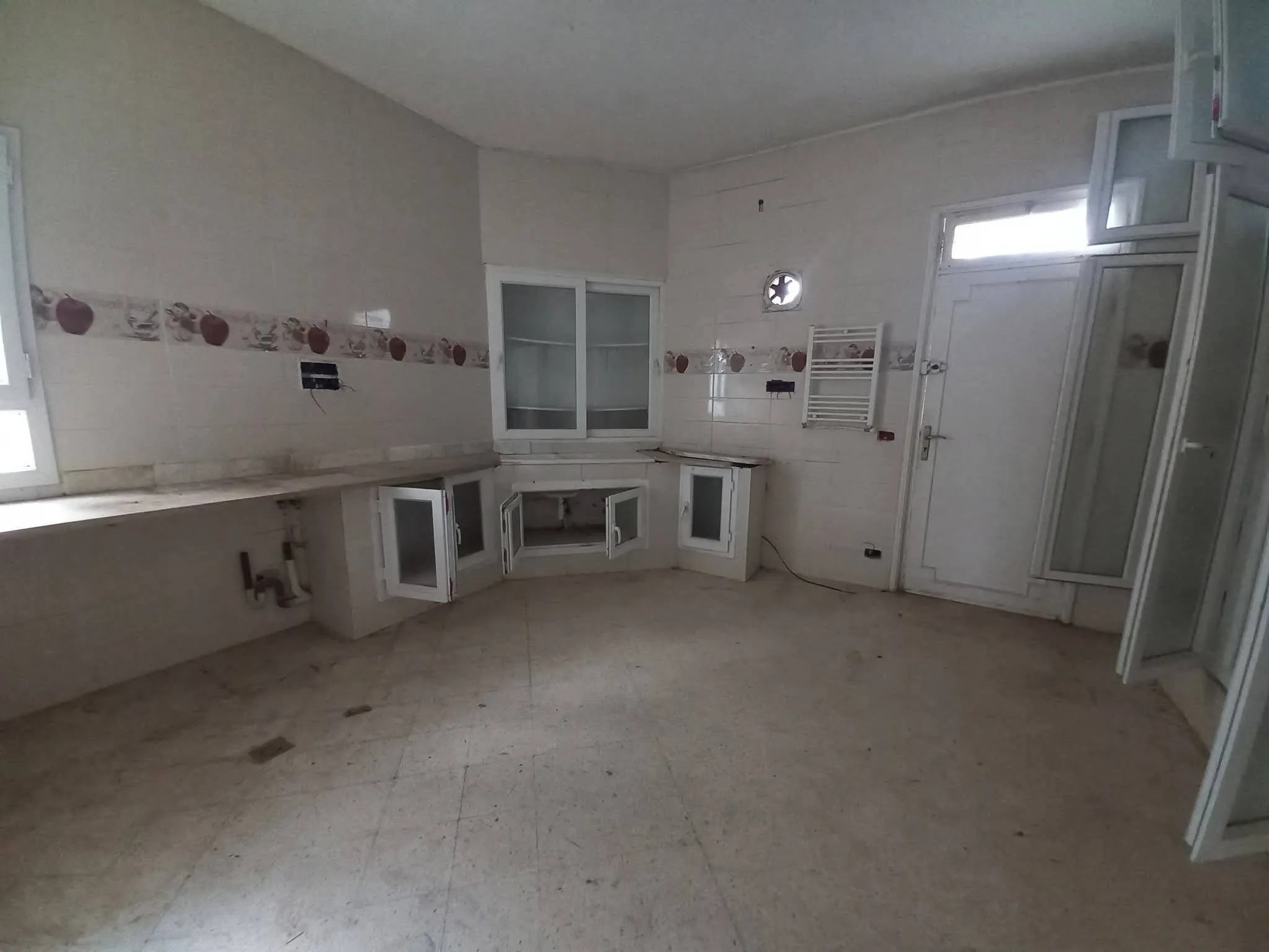 Un terrain pieds dans l'eau à chatt Meriem Sousse de 3660m²