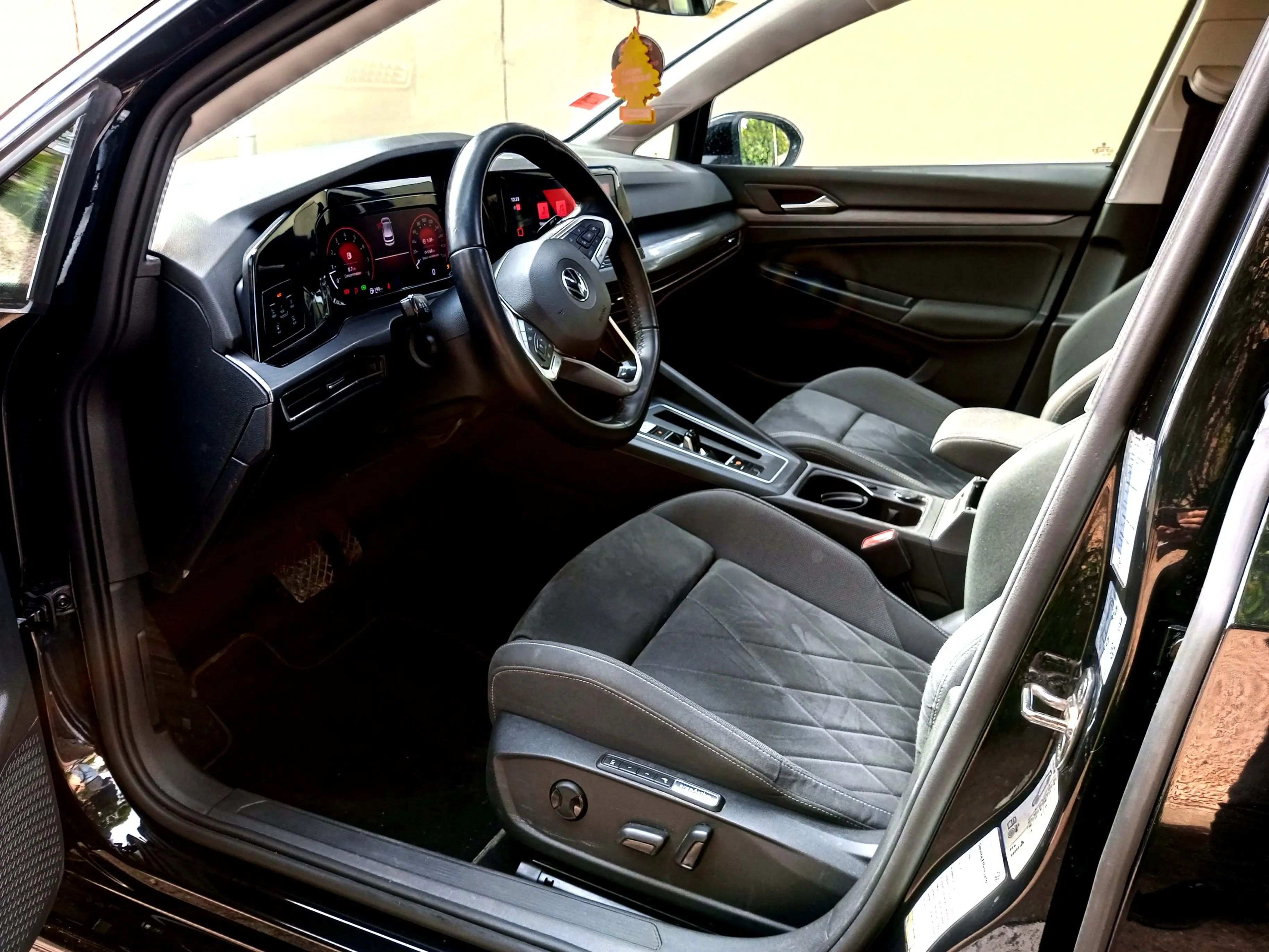 GOLF 8 style BVA 1.5 e tsi 50km tu 254 تسجيل أول