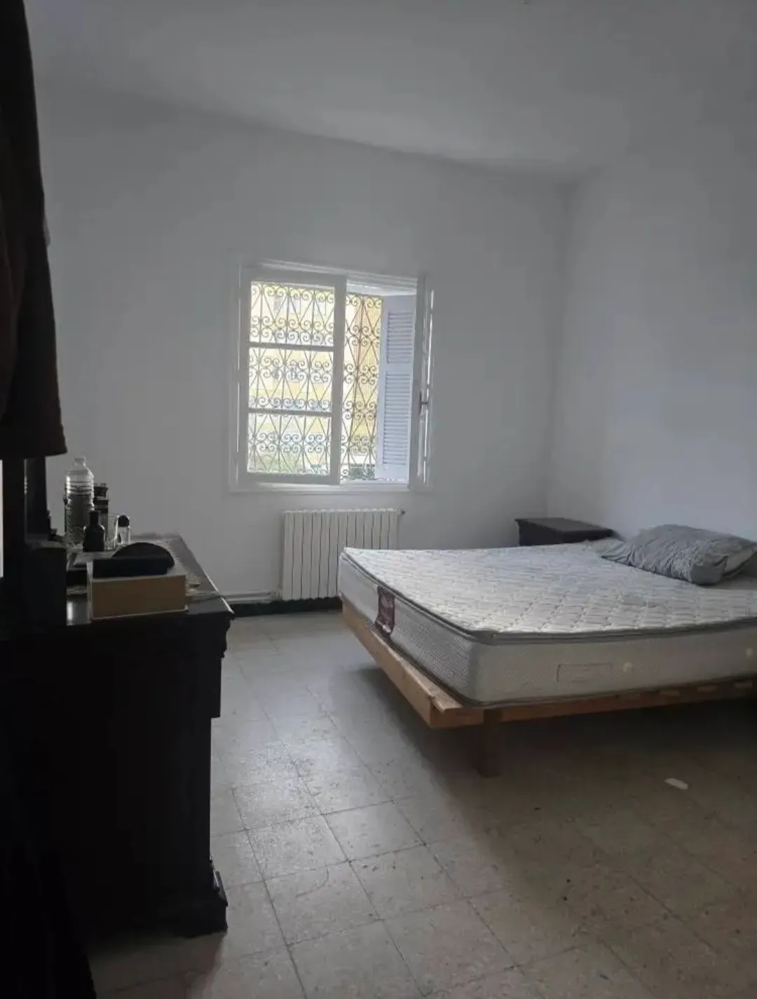 Location S4 vide à El Menzah 6