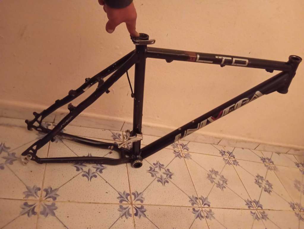 2 cadre vélo aluminium taille L roue 26 