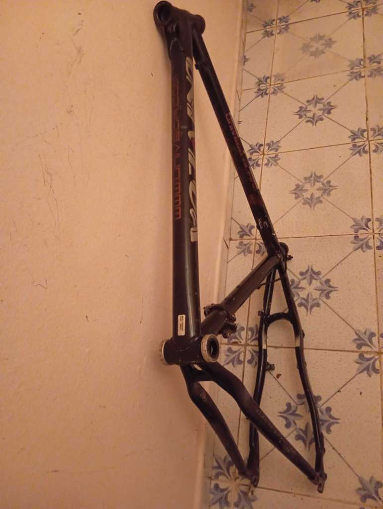 2 cadre vélo aluminium taille L roue 26 