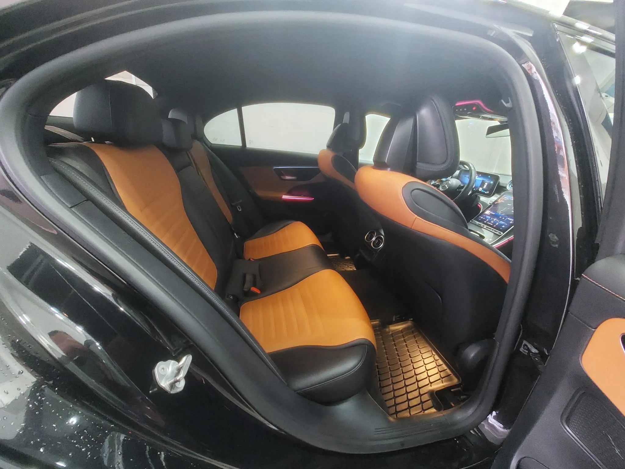 Mercedes-Benz C 180 - AMG - Tel 98479647 