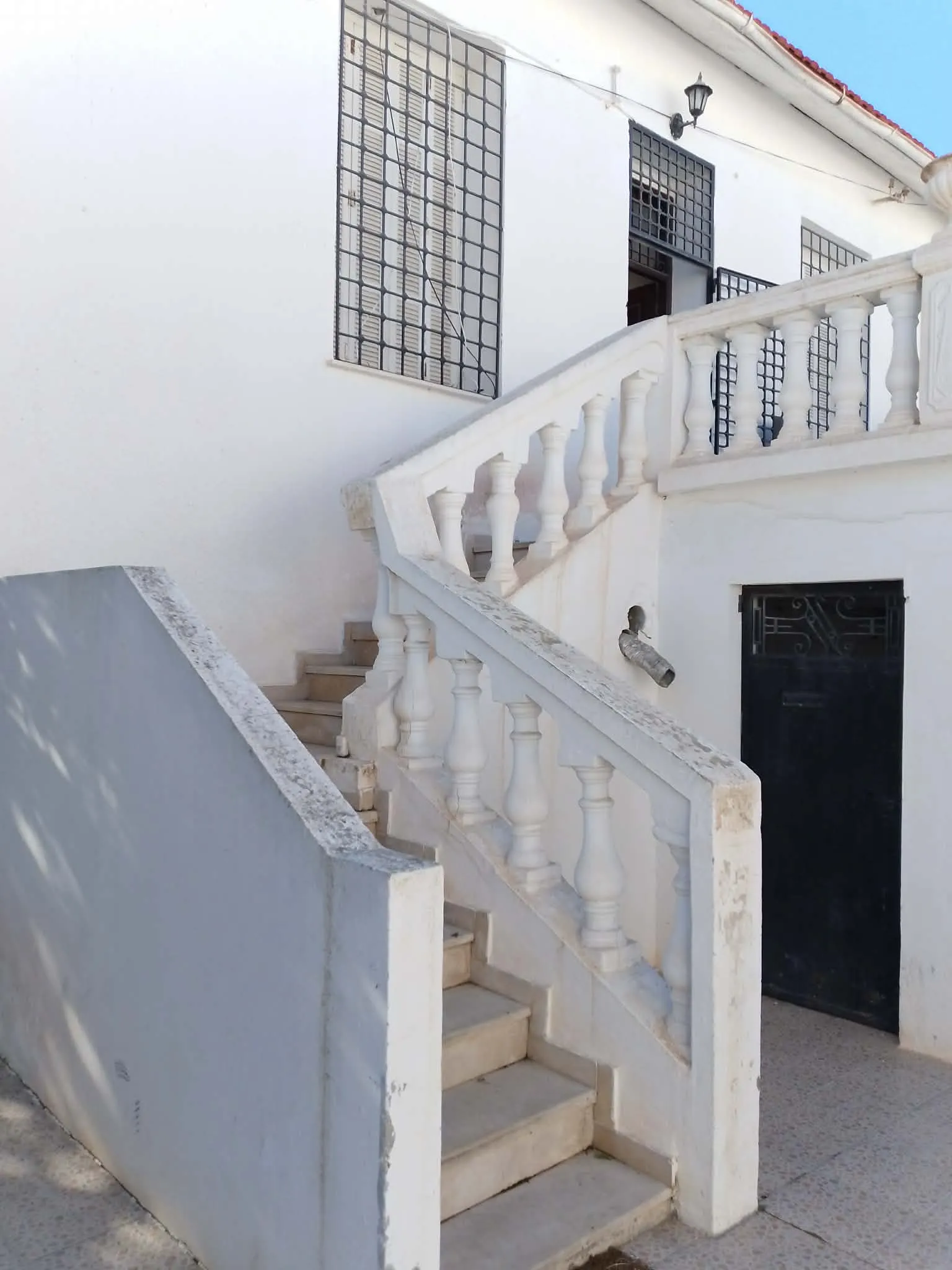 A.vendre villa rue ali triki lakagna