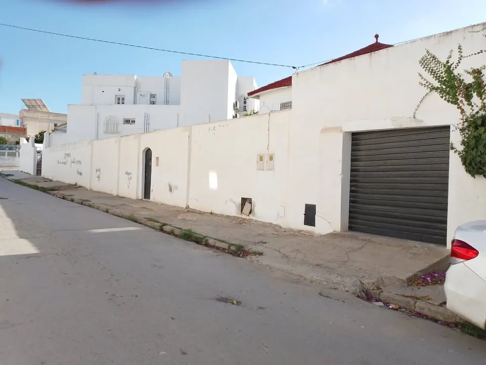 A.vendre villa rue ali triki lakagna