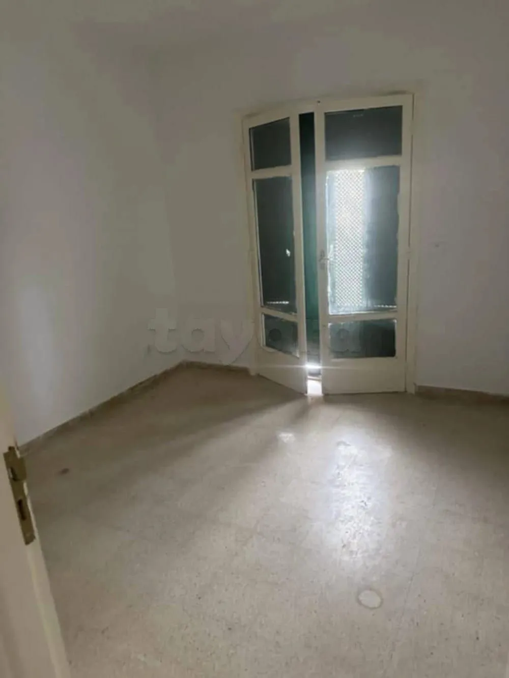 un appartement s+2 au 4éme étage(sans ascenseur) a louer a Manzah 9 En face STEG