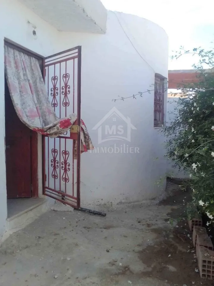 Maison S+2 à vendre à 180 MD à Hammamet Sud 51355351