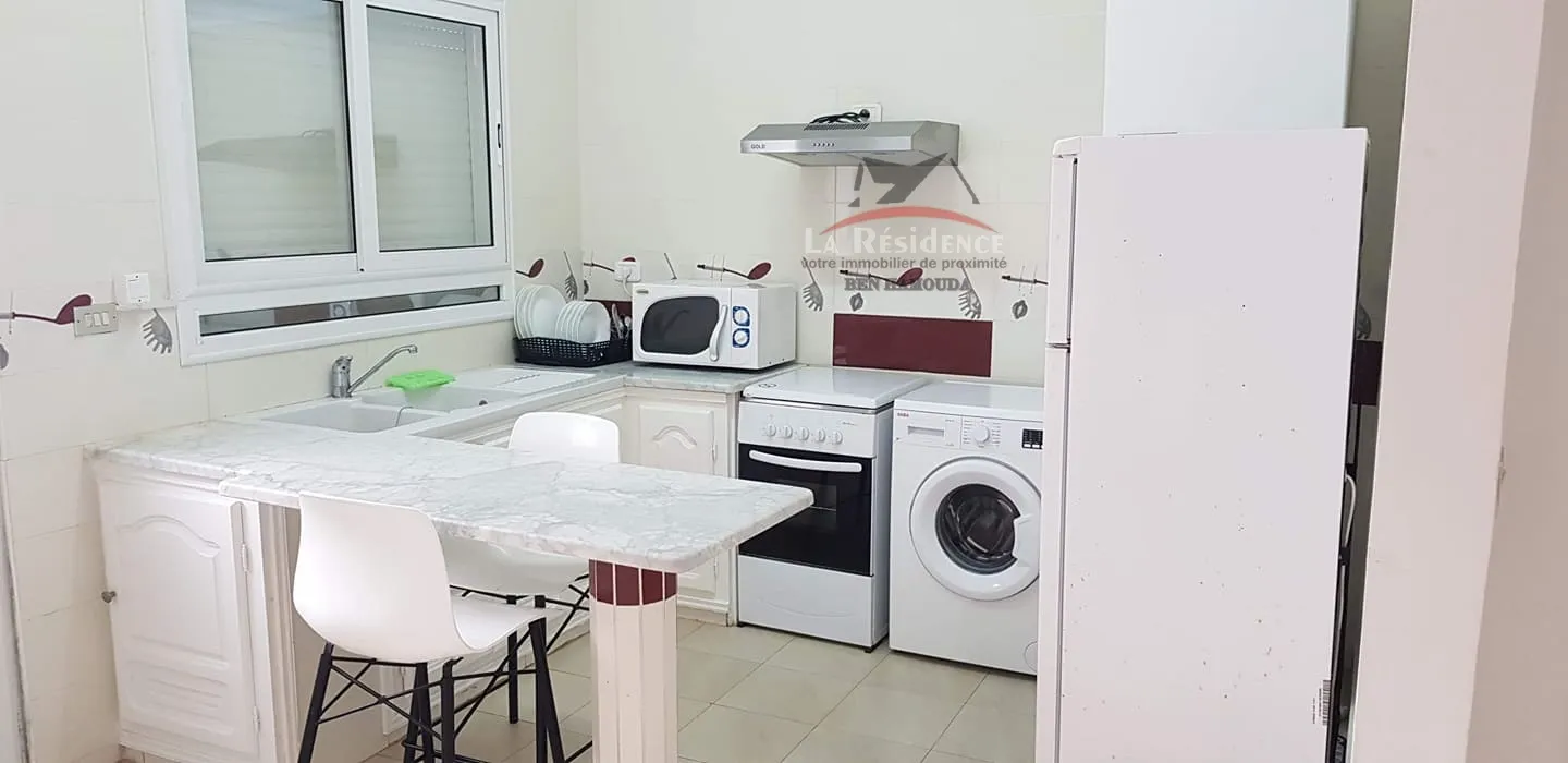 A louer un studio Meublé S+1 pour une longue durée à la corniche