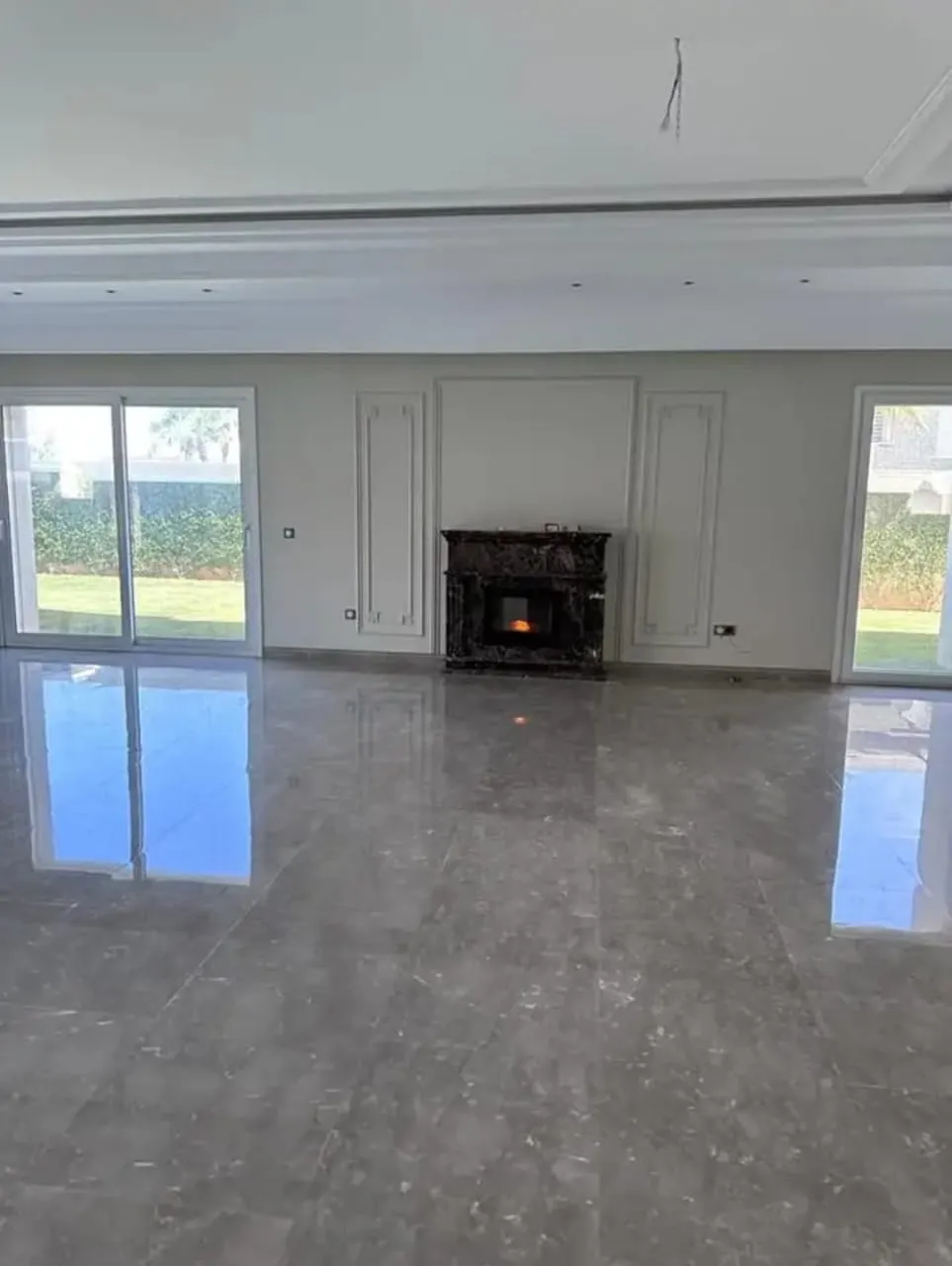 **Avendre une Villa Prestigieuse à la Baie des Anges, Proche de Port El Kantaoui