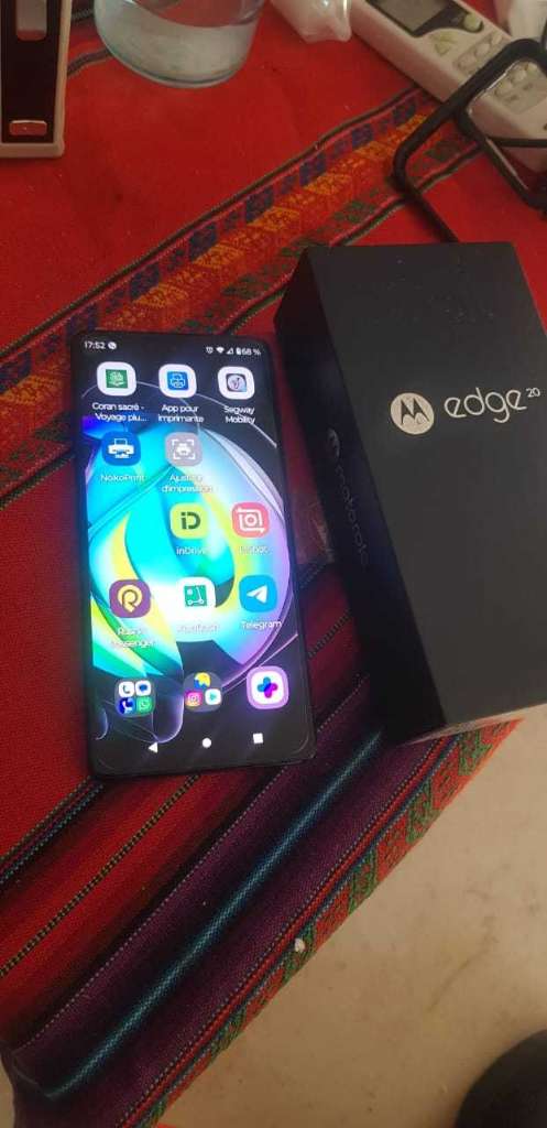 Motorola edge20 128gb 8gb ram