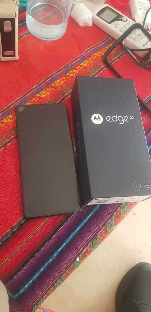 Motorola edge20 128gb 8gb ram