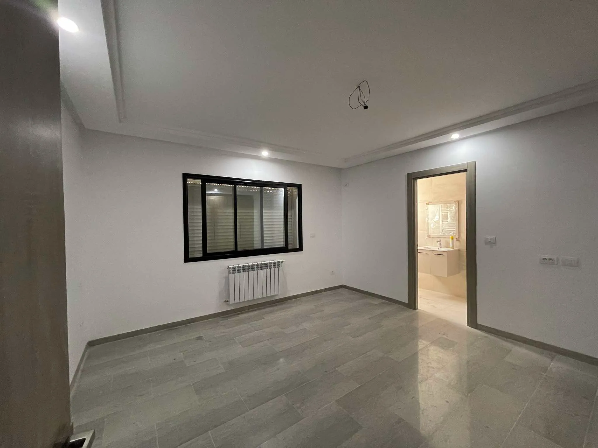 A louer un Duplex S4 à usage bureautique ou commercial à Ezzahra