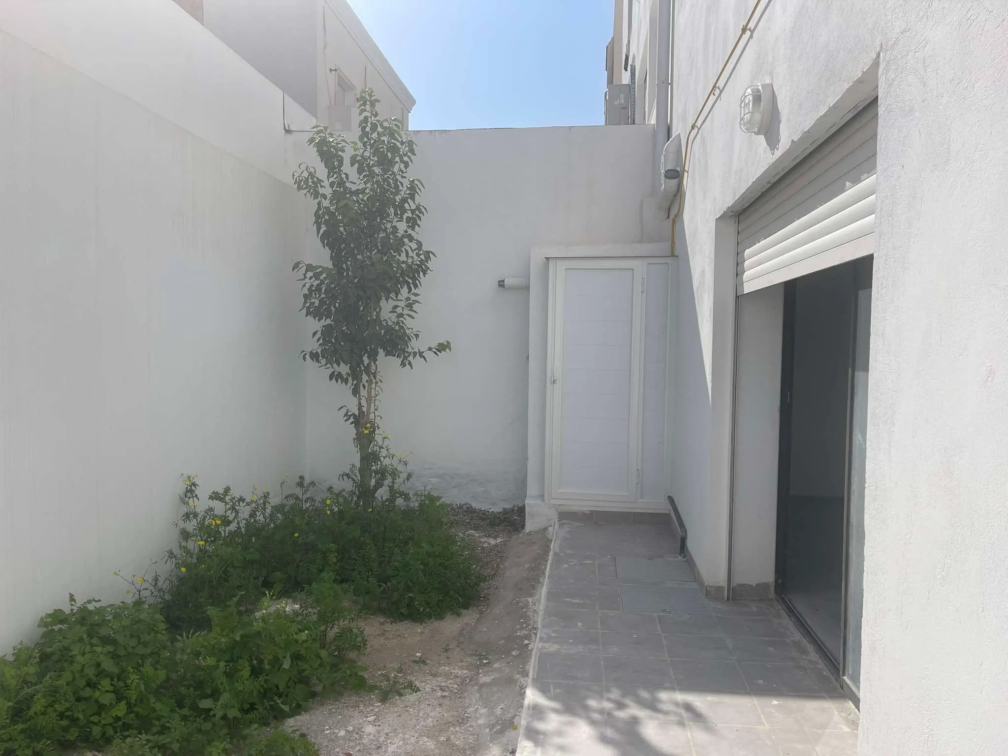 A louer un Duplex S4 à usage bureautique ou commercial à Ezzahra