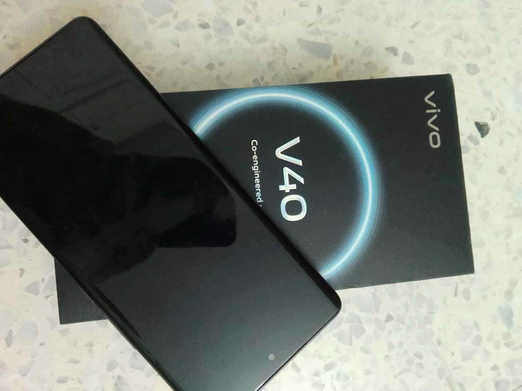 vivo v40
