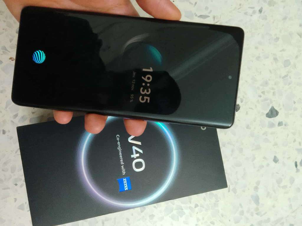 vivo v40