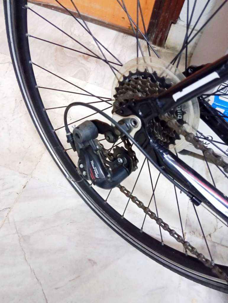 Vélo de course taille L roue 28 pousse 