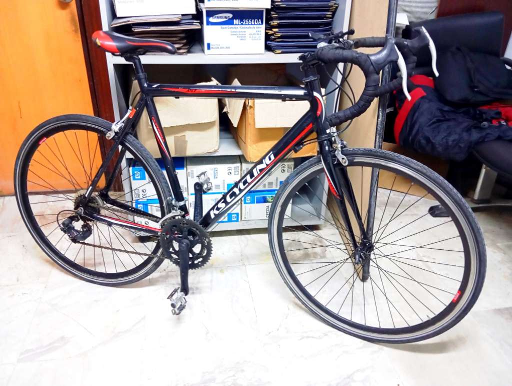 Vélo de course taille L roue 28 pousse 