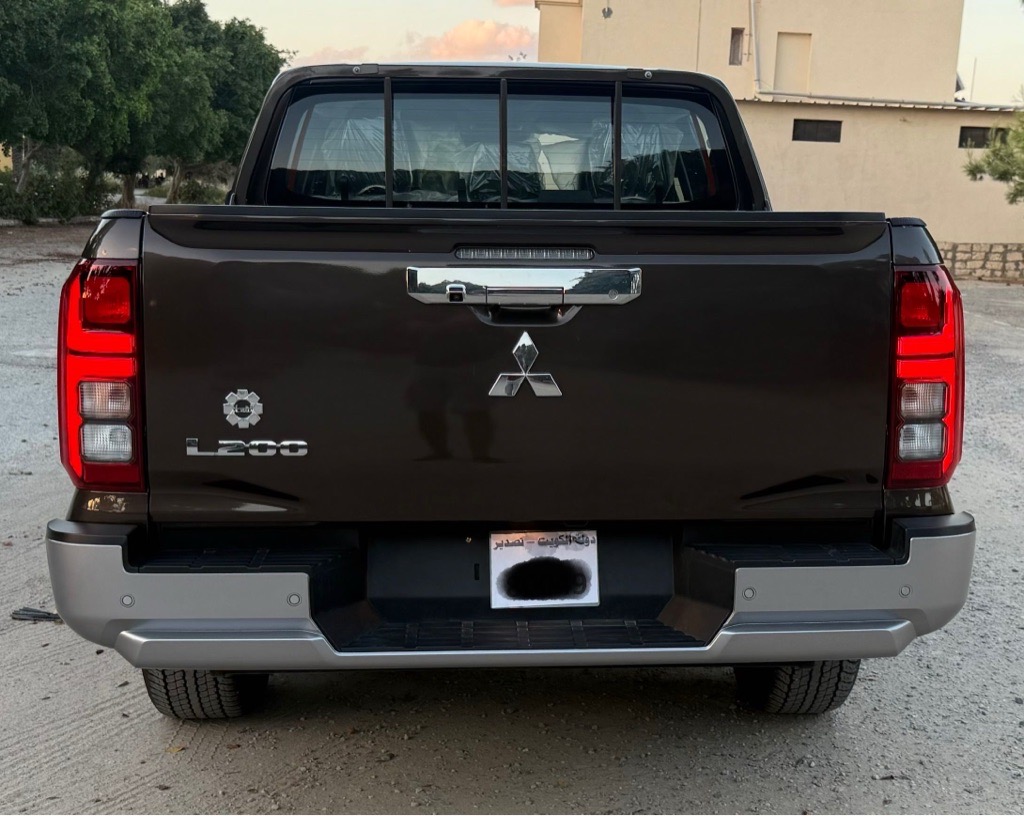 Mitsubishi l200